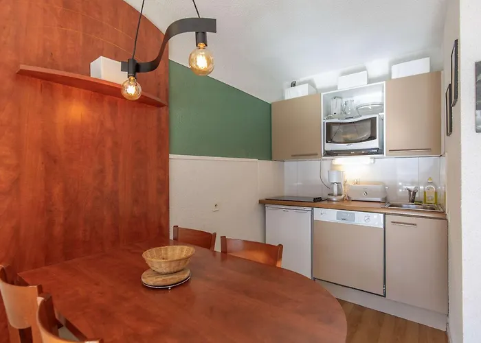 T2 Avec Terrasse, Proche Des Pistes, Piscine Couverte, Salle De Fitness Et Services Inclus - Fr-1-404-305